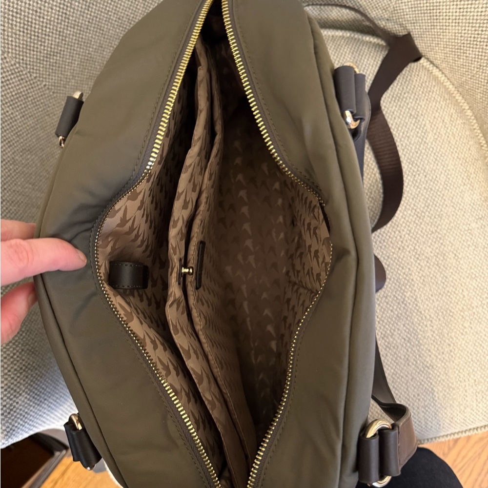 Lo and Sons OG Travel Bag - Picture 3 of 9